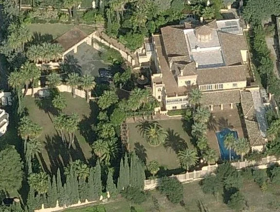 7 Bedroom Private Villa for Sale in Nueva Andalucía, Marbella