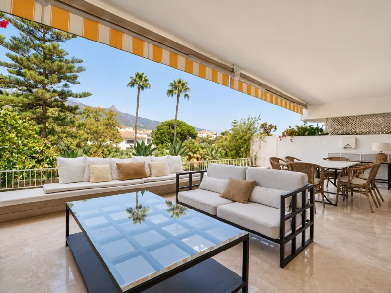Furnished 3 Bedroom Apartment for Rent in Las Lomas del Marbella Club, Milla de Oro, Marbella
