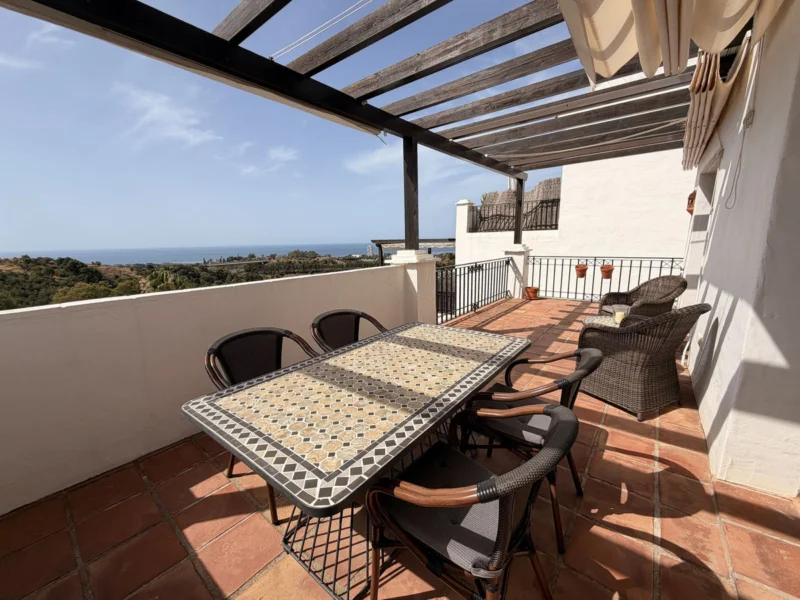 2 Bedroom Apartment with Terrace for Sale in Los Monteros, Marbella