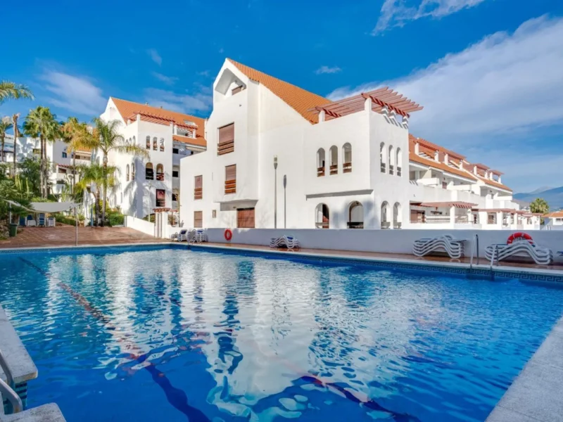 3 Bedroom Apartment for Sale in Nueva Andalucía, Marbella
