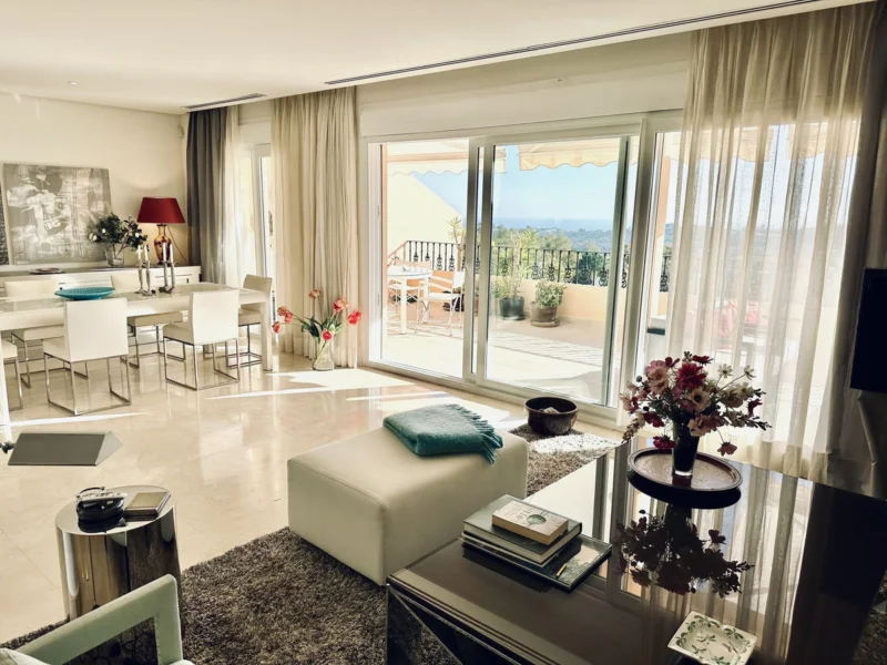 2 Bedroom Apartment with Terrace for Sale in Nueva Andalucía, Marbella