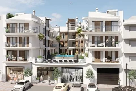 4 Bedroom Apartment for Sale in La Alqueria, Estepona