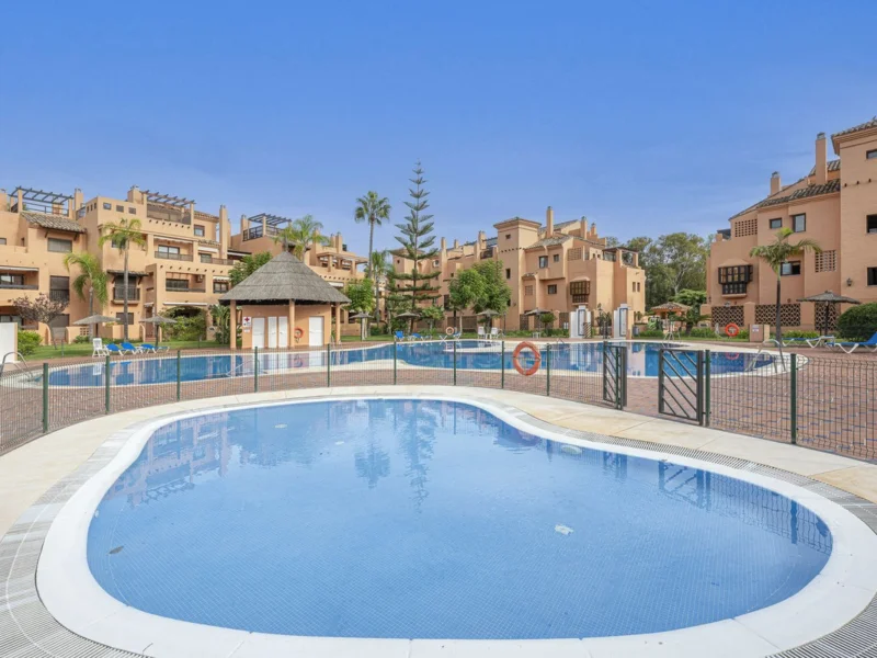 4 Bedroom Apartment with Terrace for Sale in Hacienda del Sol, Nueva Milla de Oro, Estepona