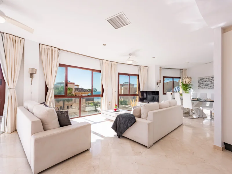 3 Bedroom Apartment for Sale in Estepona