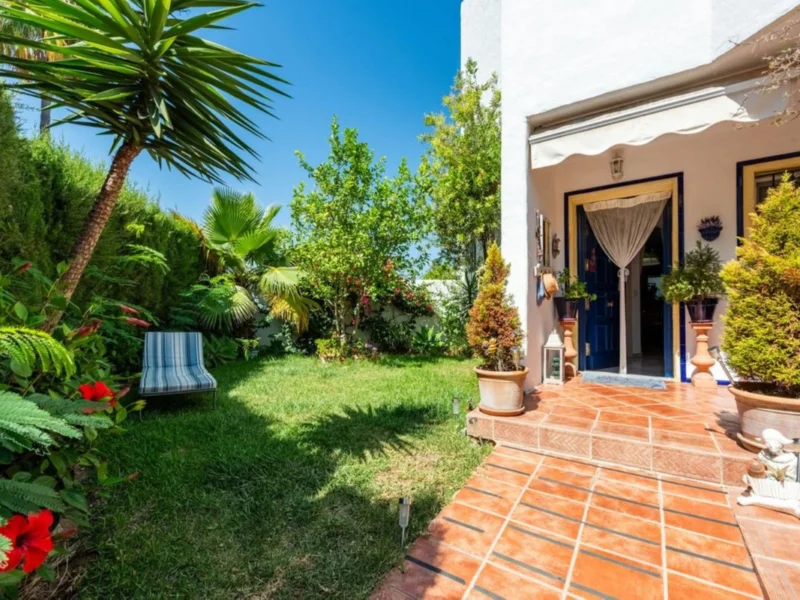 3 Bedroom Private Villa for Sale in Estepona