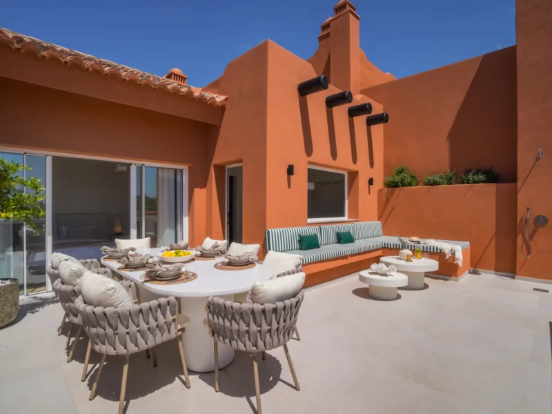 4 Bedroom Apartment for Sale in Alminar de Marbella, Nueva Andalucía, Marbella