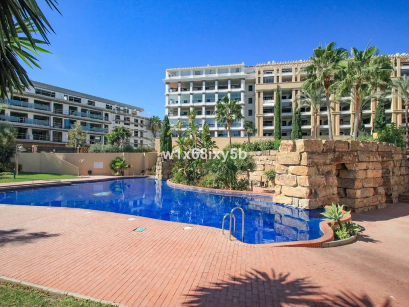 2 Bedroom Apartment for Sale in San Pedro de Alcántara