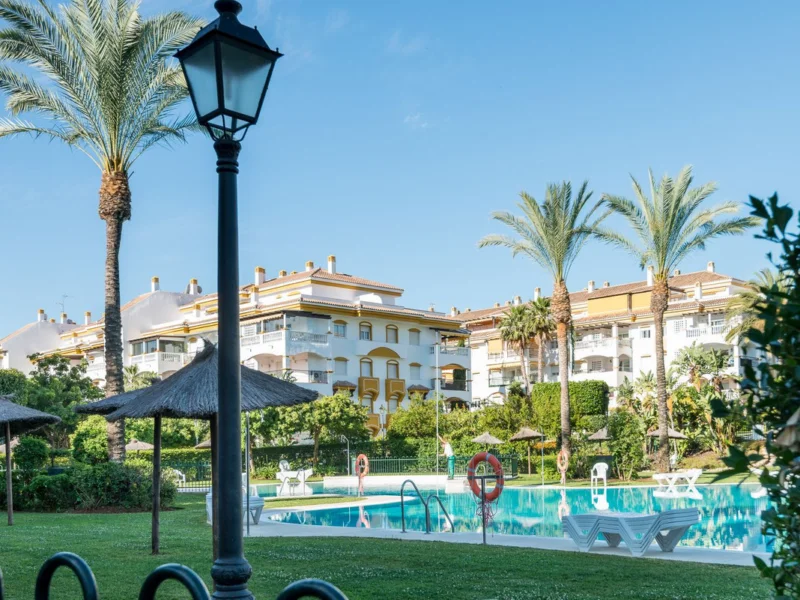 3 Bedroom Apartment with Terrace for Sale in Nueva Andalucía, Marbella