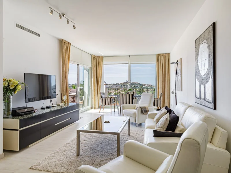 2 Bedroom Duplex Apartment with Terrace for Sale in Puerto Banús, Marbella