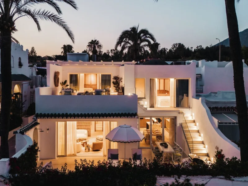 3 Bedroom Private Villa with Terrace for Sale in Milla de Oro, Marbella