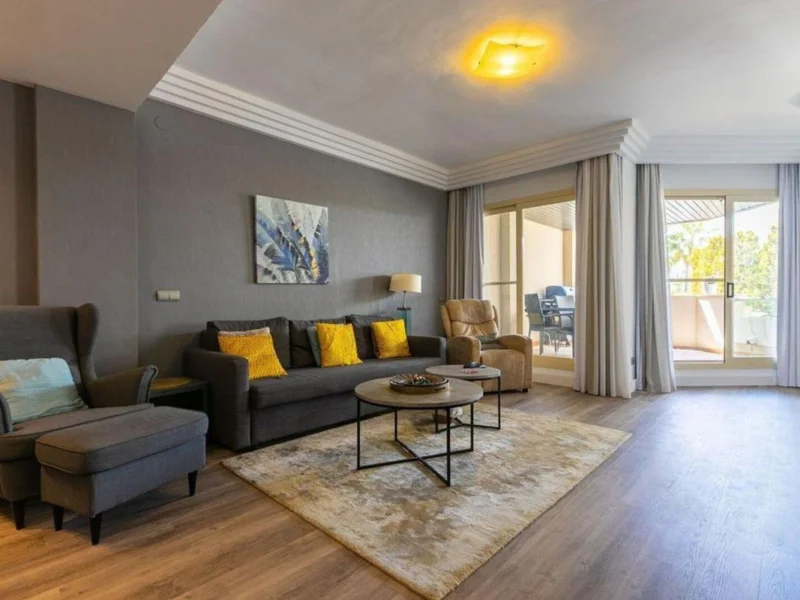 2 Bedroom Apartment with Terrace for Sale in Nueva Andalucía, Marbella