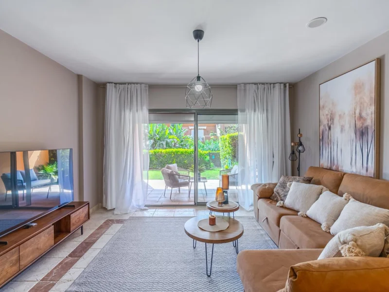 3 Bedroom Apartment with Terrace for Sale in Estepona