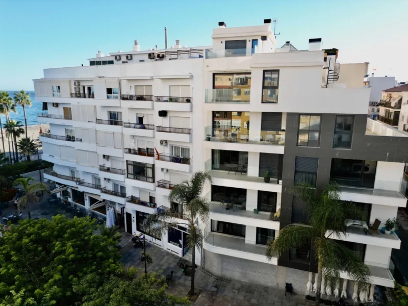 2 Bedroom Apartment with Terrace for Sale in Estepona
