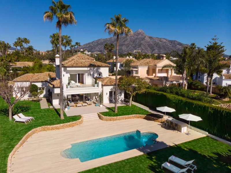 4 Bedroom Private Villa for Sale in Nueva Andalucía, Marbella