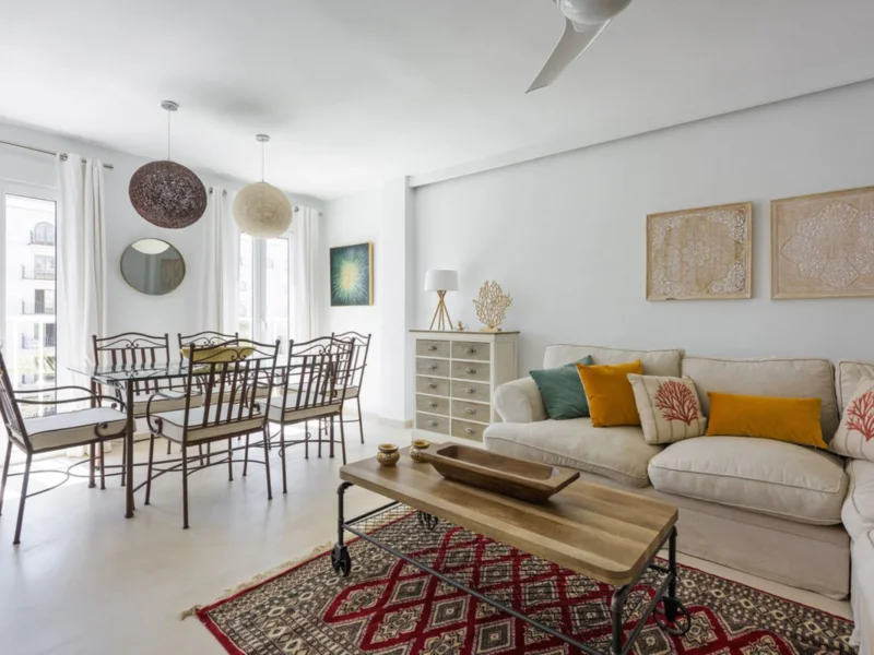 3 Bedroom Private Villa with Terrace for Rent in Nueva Andalucía, Marbella