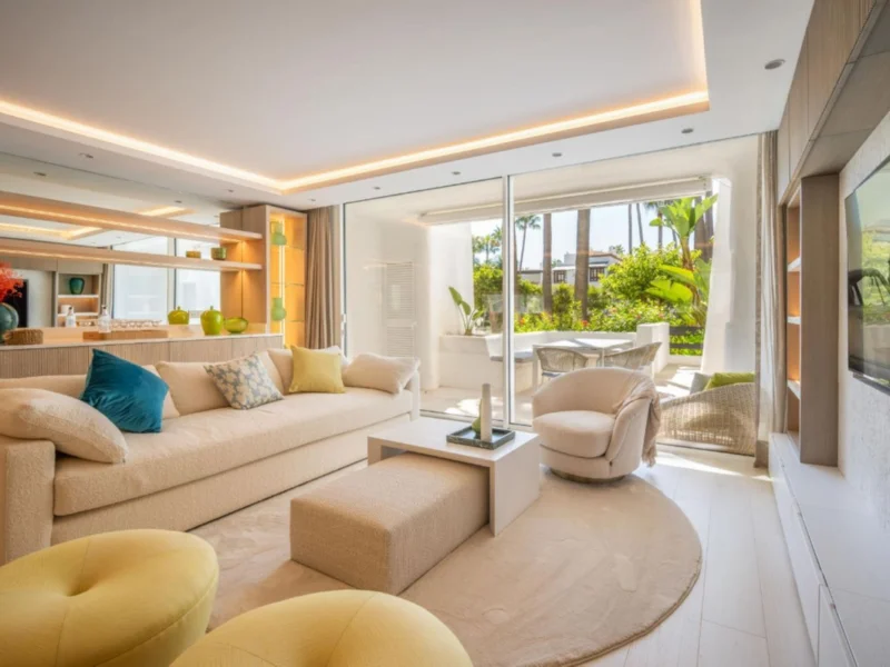 3 Bedroom Apartment with Terrace for Sale in Milla de Oro, Marbella