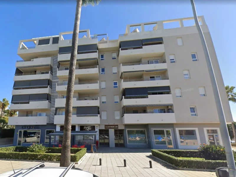 3 Bedroom Apartment with Terrace for Sale in Nueva Andalucía, Marbella