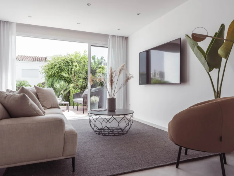 3 Bedroom Private Villa with Terrace for Sale in Nueva Andalucía, Marbella