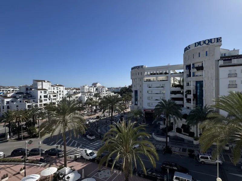 3 Bedroom Apartment for Sale in Puerto Banús, Marbella