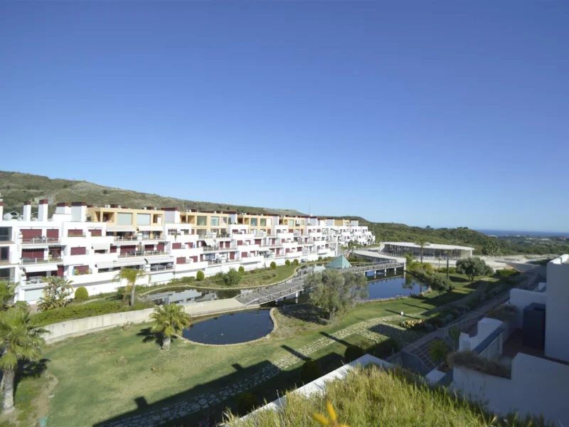 1 Bedroom Apartment for Sale in La Alqueria, Estepona