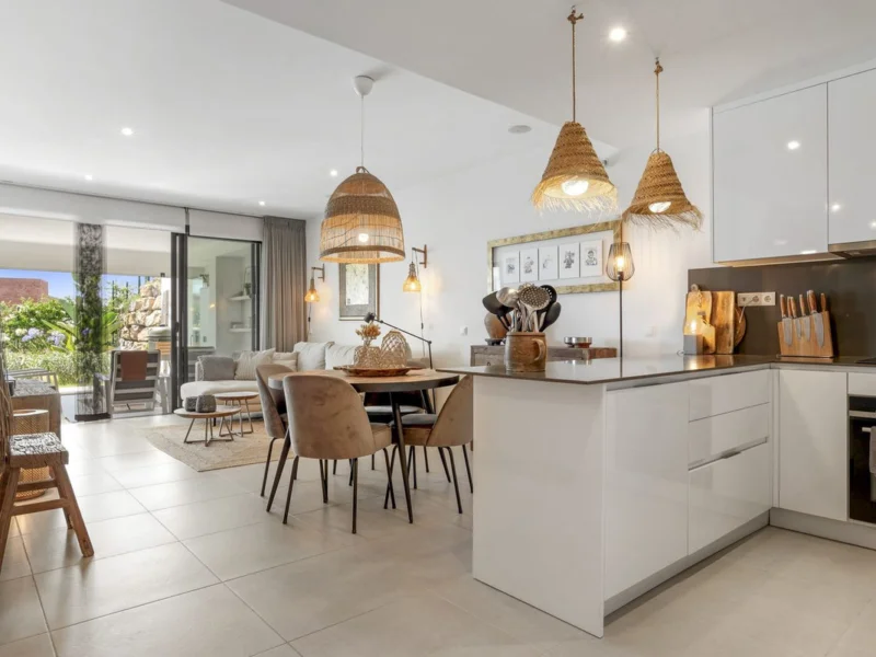 2 Bedroom Apartment for Sale in Estepona