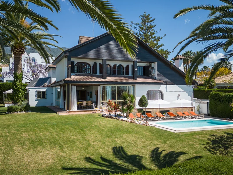 7 Bedroom Private Villa for Sale in Huerta del Prado, Marbella Centro