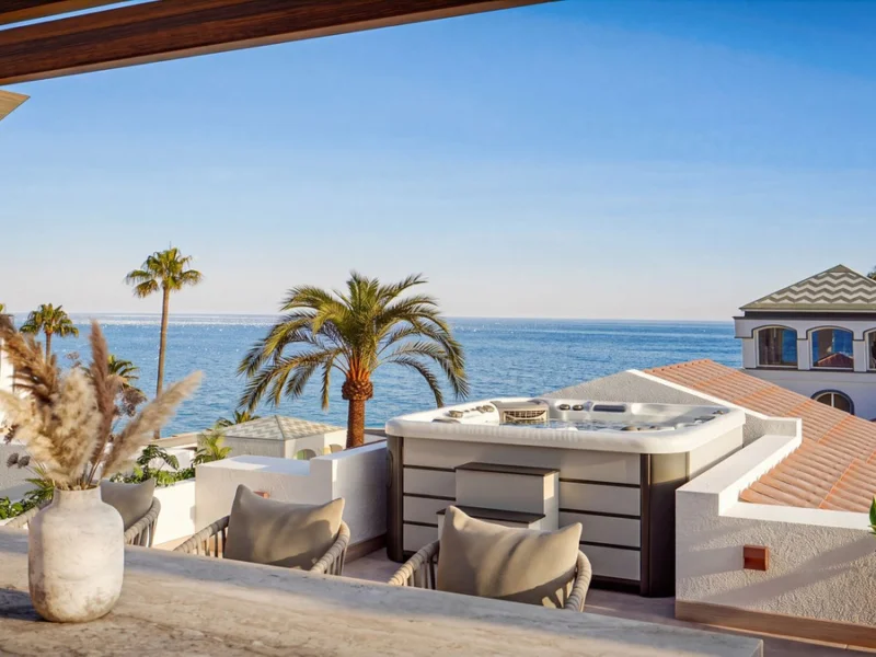 3 Bedroom Apartment with Terrace for Sale in Nueva Milla de Oro, Estepona