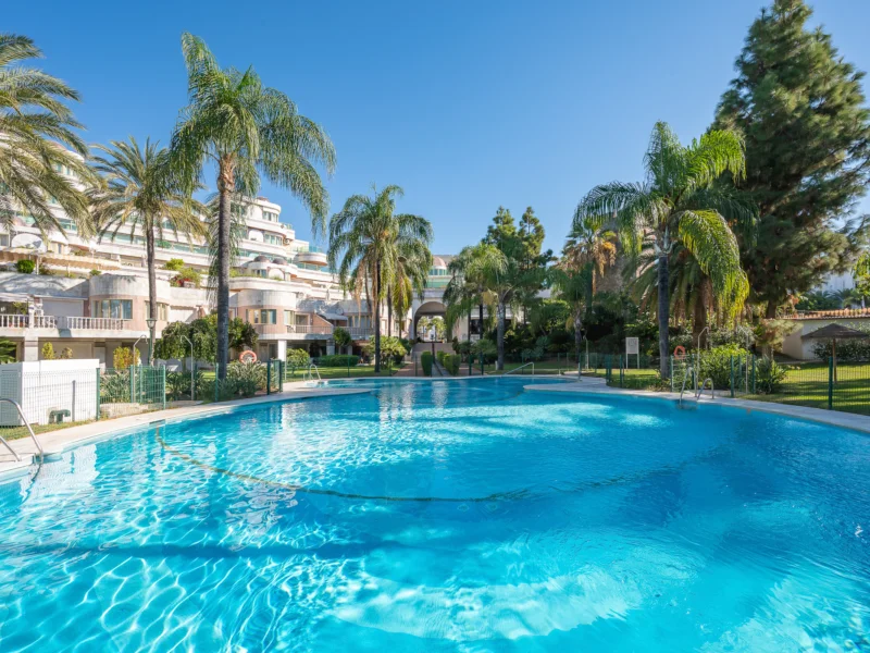3 Bedroom Apartment for Sale in Puerto Banús, Marbella