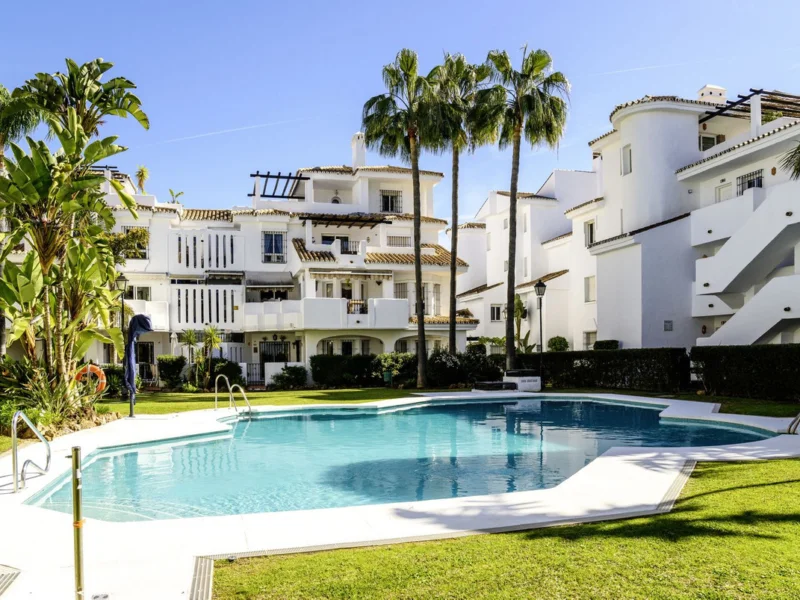 3 Bedroom Apartment for Sale in Nueva Andalucía, Marbella