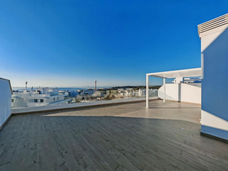4 Bedroom Apartment for Sale in Estepona
