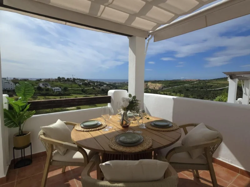 2 Bedroom Apartment for Sale in Valle Romano, Estepona