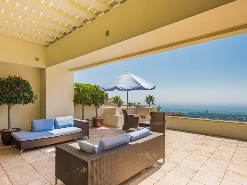 3 Bedroom Apartment for Sale in Los Monteros Hill Club, Los Monteros, Marbella