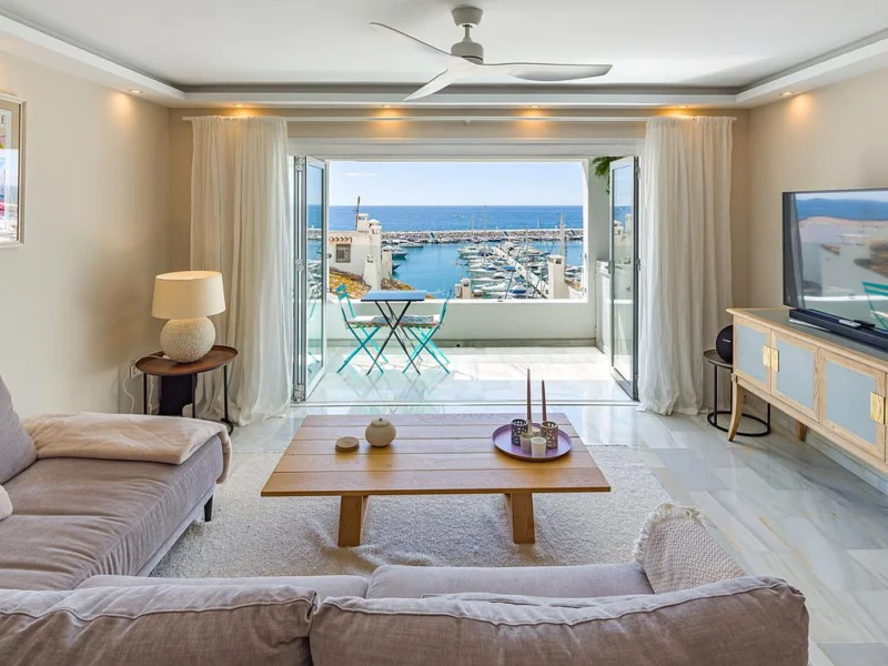 2 Bedroom Apartment for Sale in Puerto Banús, Marbella