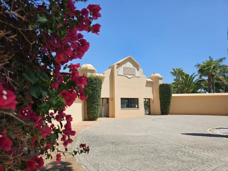 3 Bedroom Apartment with Terrace for Sale in Puerto Banús, Marbella