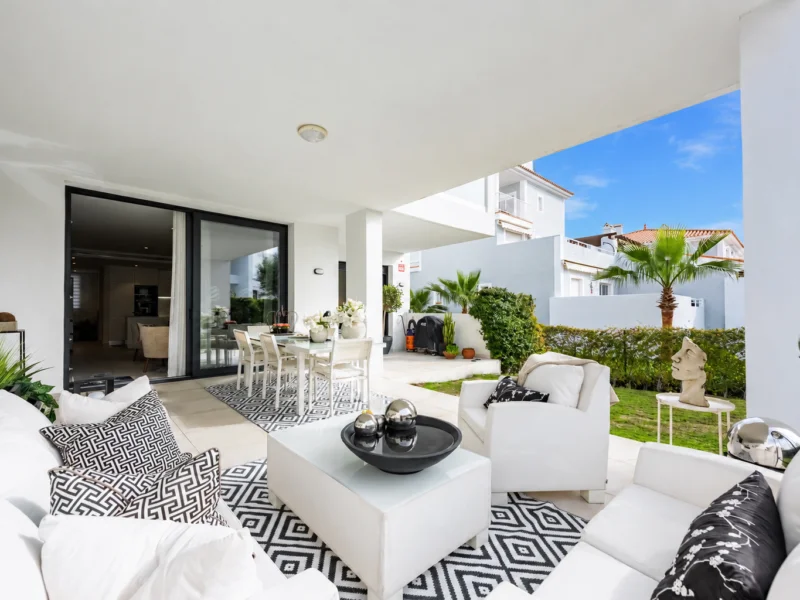 2 Bedroom Apartment for Sale in El Paraíso, Estepona