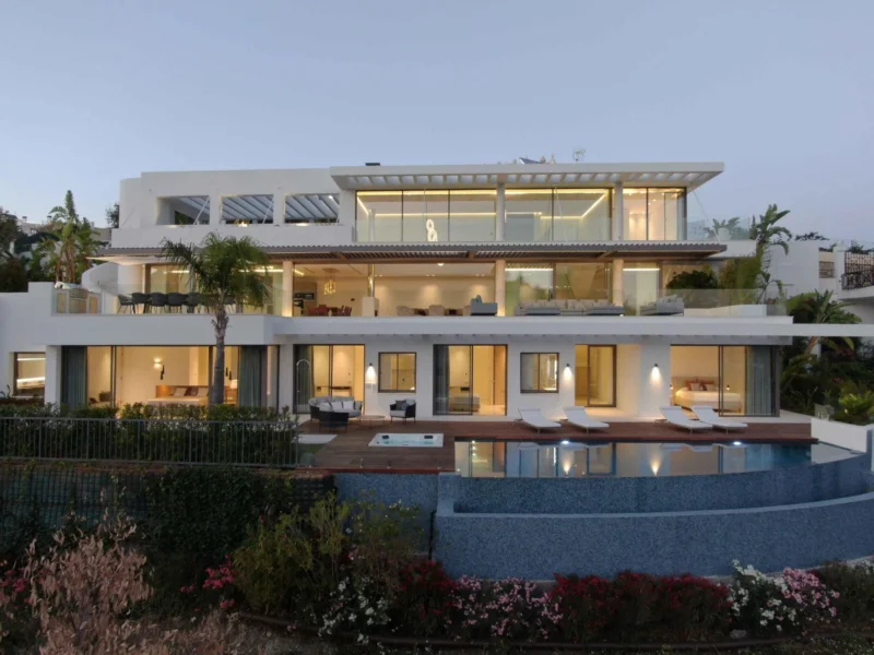 5 Bedroom Private Villa for Sale in La Quinta, Benahavís