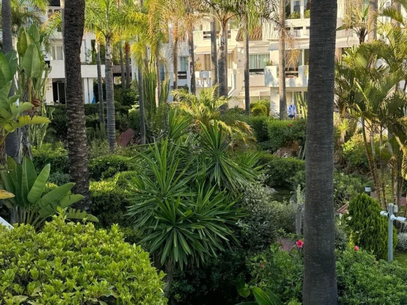 2 Bedroom Apartment with Terrace for Sale in Puerto Banús, Marbella