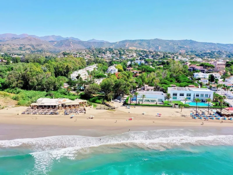 Furnished 2 Bedroom Apartment with Terrace for Rent in Elviria, Marbella