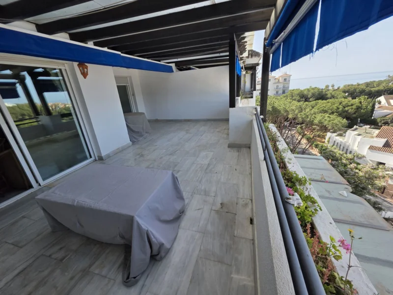 2 Bedroom Apartment with Terrace for Sale in Puerto Banús, Marbella