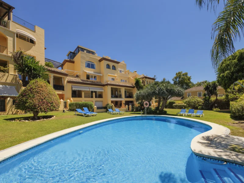 2 Bedroom Apartment for Sale in Guadalmina Alta, San Pedro de Alcántara