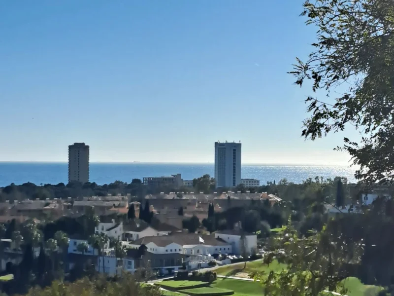 2 Bedroom Apartment for Sale in Elviria, Marbella