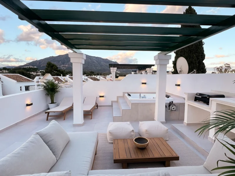 3 Bedroom Apartment for Sale in Aloha Gardens, Nueva Andalucía, Marbella