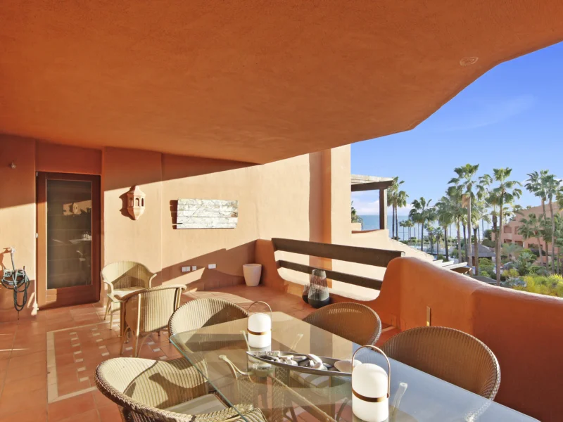 3 Bedroom Apartment for Sale in La Alqueria, Estepona