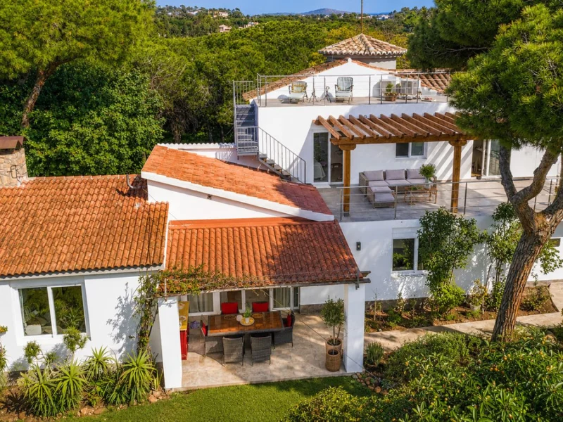 4 Bedroom Private Villa for Sale in Marbella