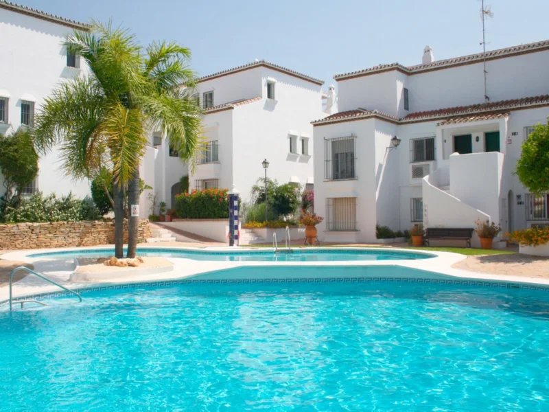 Furnished 2 Bedroom Apartment for Rent in Nagüeles, Marbella