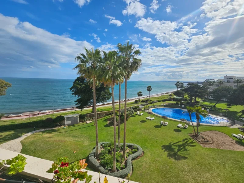 3 Bedroom Apartment for Sale in Estepona