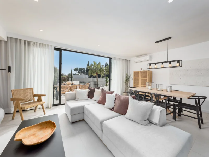 3 Bedroom Private Villa for Sale in Los Pinos de Aloha, Nueva Andalucía, Marbella