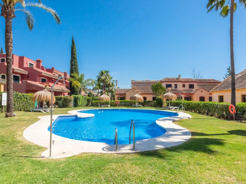 4 Bedroom Private Villa for Sale in Marbella Centro