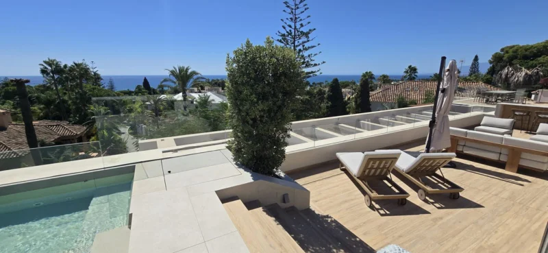 5 Bedroom Private Villa for Sale in Los Monteros, Marbella