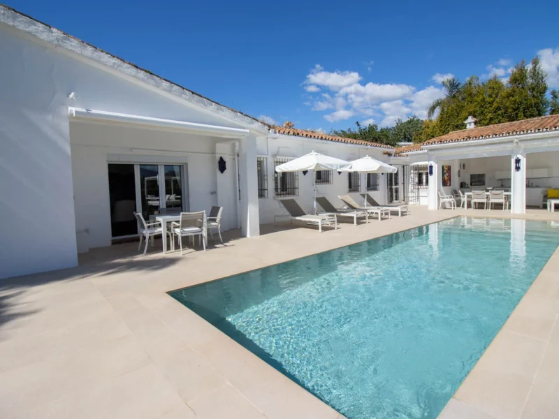 4 Bedroom Private Villa for Sale in Benahavís Pueblo